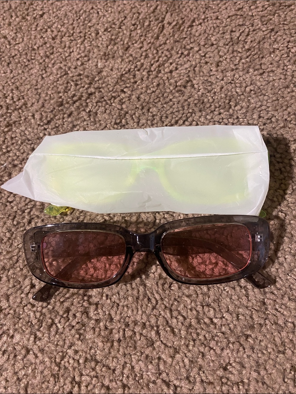 SHEIN Rectangular Sunglasses with Brown Frame and Pink Lenses